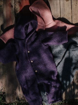 ✨ Najširší výber vlnených overalov nájdete jedine na Dorfsheepe. Veľký výber farieb a možnosti farebných kombinácií podľa...