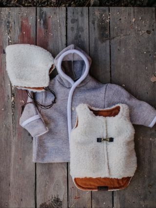 Najkrajšie darčeky sú tie, ktoré zahrejú. A na to sme my v Dorfsheepe experti! ✨ . . . EN: The most beautiful gifts are...